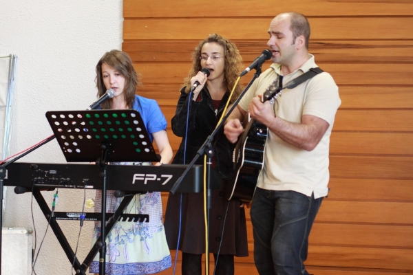 Vika, Anna und Sergej
